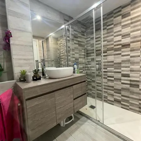 Centro Ideal Familias 6 Adultos Y 2 Ninos-