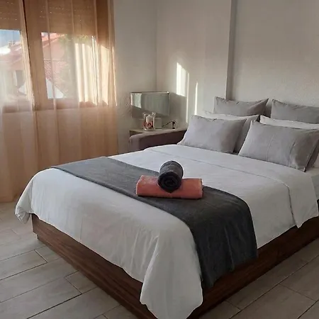 Centro Ideal Familias 6 Adultos Y 2 Ninos- * Hervás