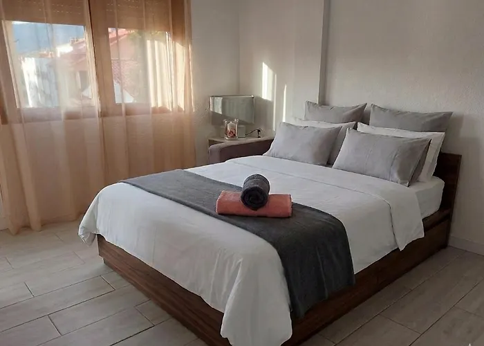 Centro Ideal Familias 6 Adultos Y 2 Ninos- * Hervás